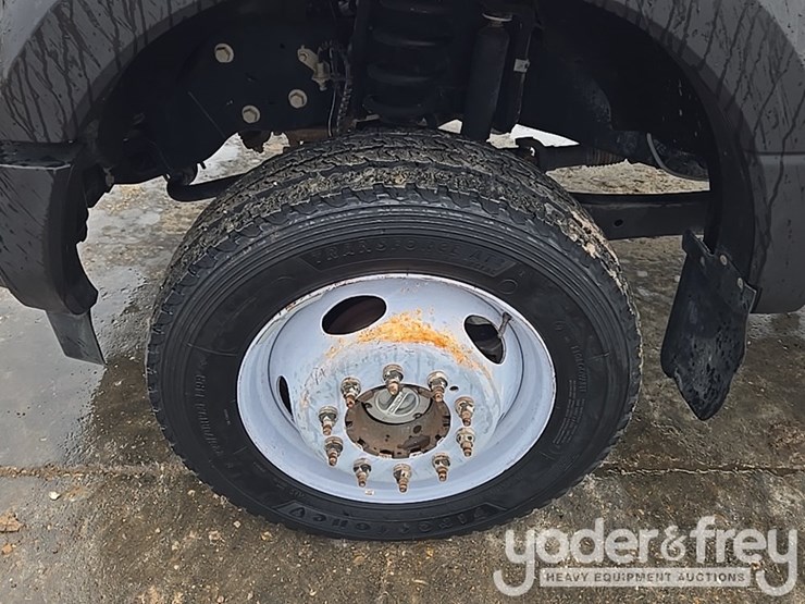 2017-ford-f550-image-9