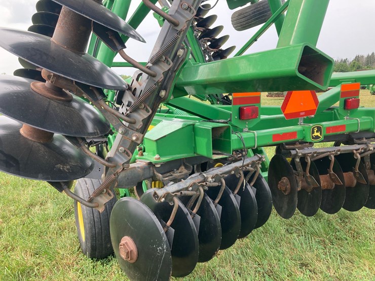 2015-john-deere-2620-image-30