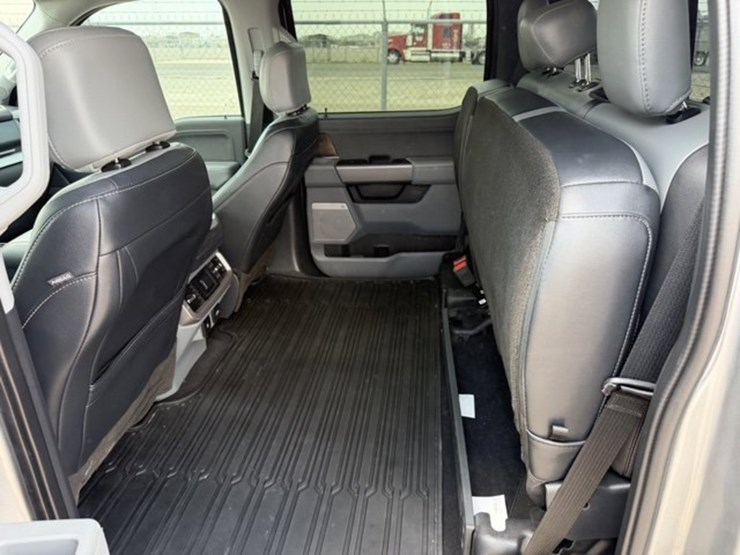 2023-ford-f150-image-8