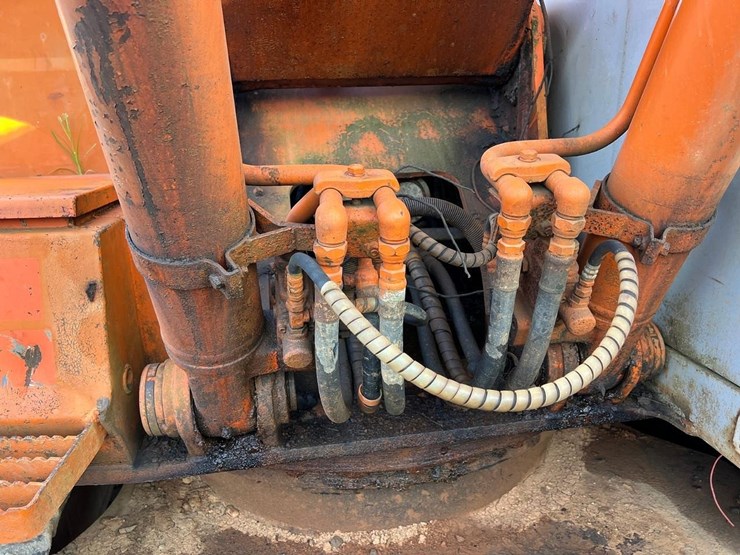 hitachi-ex200-image-16