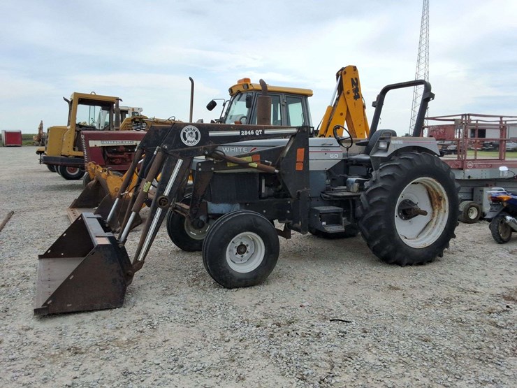 white-60-tractor,-cummins-engine,-2wd,-w2846qt-loader,-2nd-owner,-1-remote,-3pt,-540pto,-2515-original-hrs.,-16.9-34-tires,-s/n:-403144-60t-image-1