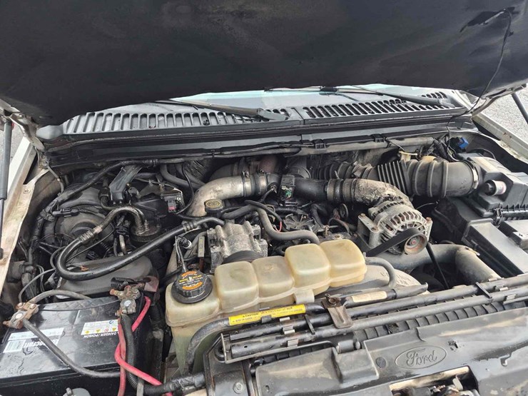 2000-ford-f550-image-40