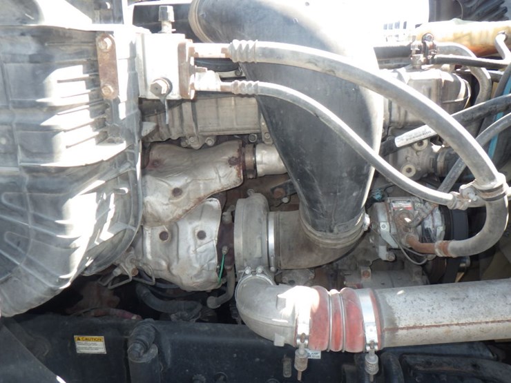 2015-freightliner-cascadia-125-image-24