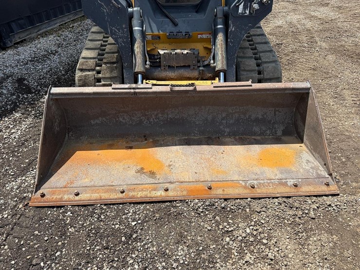2023-deere-333g-image-9