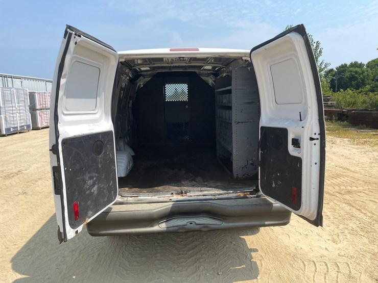 2009-ford-e350-image-83