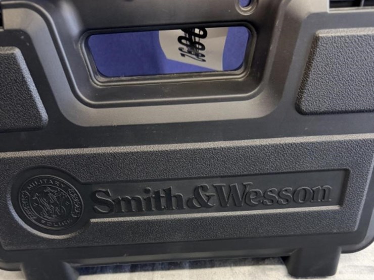gs---smith-and-wesson-m&p-40-image-2