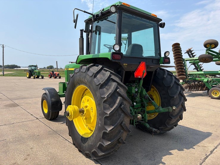 john-deere-4450-image-5