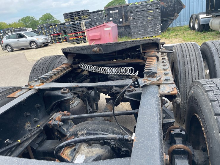 2020-kenworth-t680-image-14