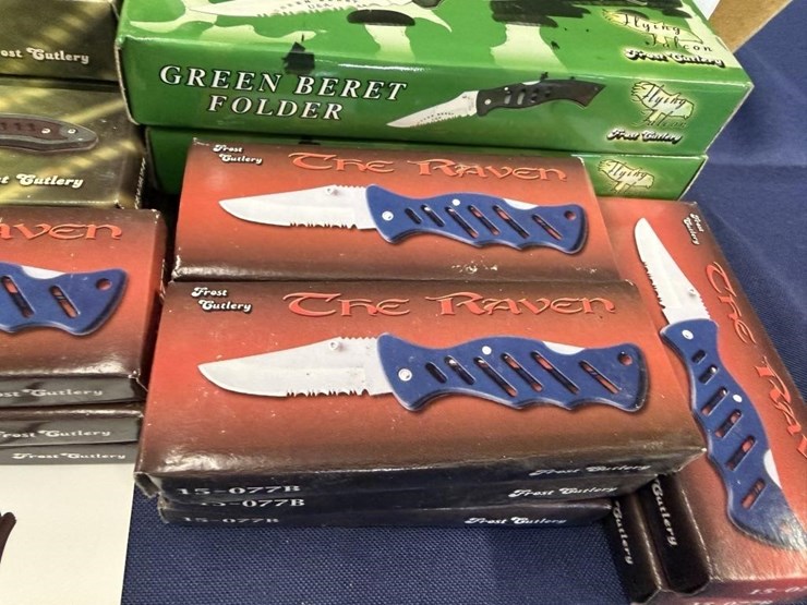 a2--assorted-pocket-knives-image-7