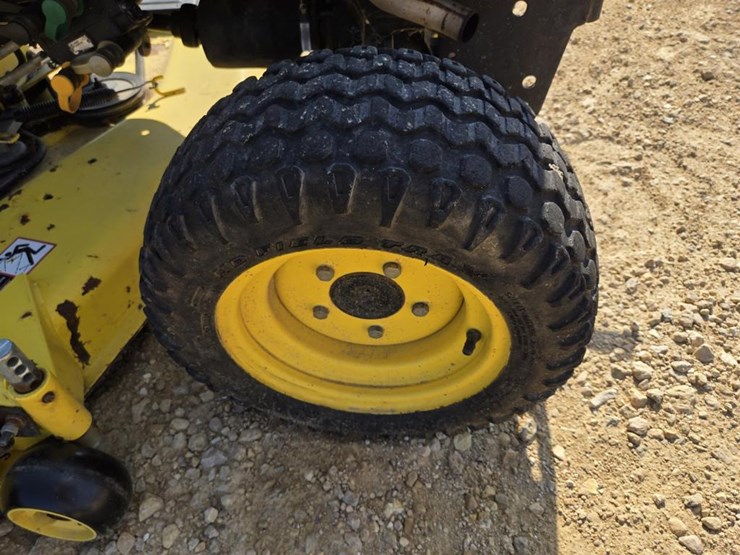 john-deere-x585-image-9