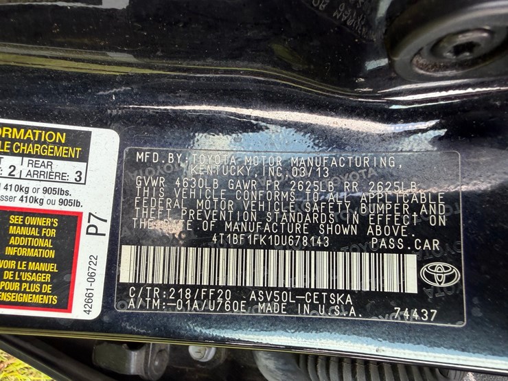 #106-•-2013-toyota-camry-passenger-car-image-27