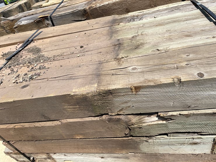 #3595-•-bundle-of-used-guard-rail-posts-image-7