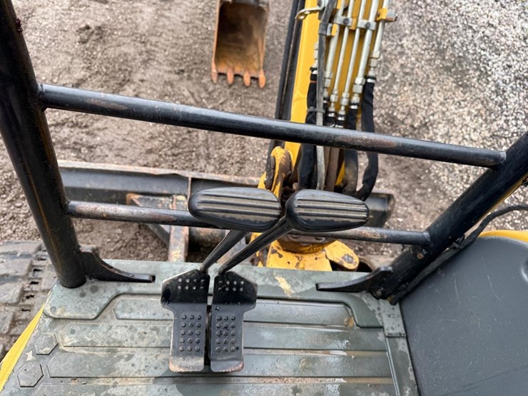 2015-caterpillar-304e2-cr-image-21