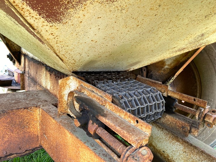 #140-•-hahn-s-9000-big-boy-fertilizer-spreader-image-10