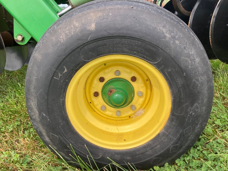 2015-john-deere-2620-image-24