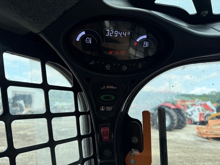 2023-bobcat-s650-image-21