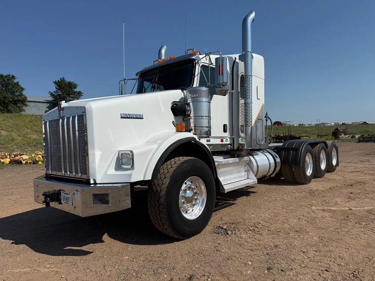 2014-kenworth-t800-image-2