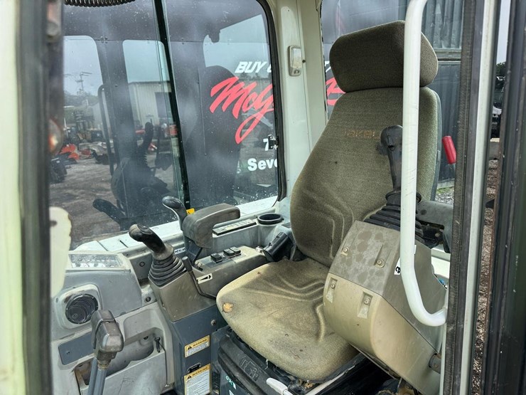 2012-takeuchi-tb250-image-25