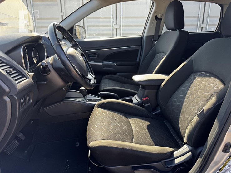 2021-mitsubishi-outlander-image-14