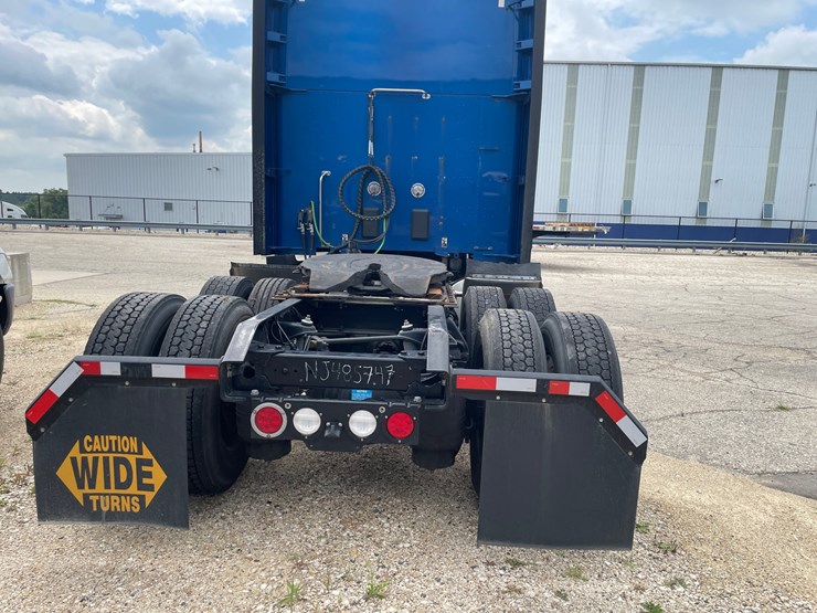 2022-kenworth-t680-image-5