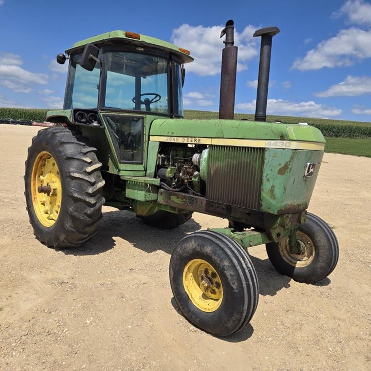 JOHN DEERE 4430