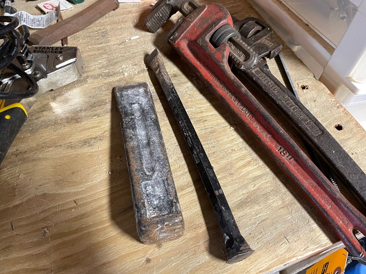 #10144-•-(2)-pipe-wrenches-image-3