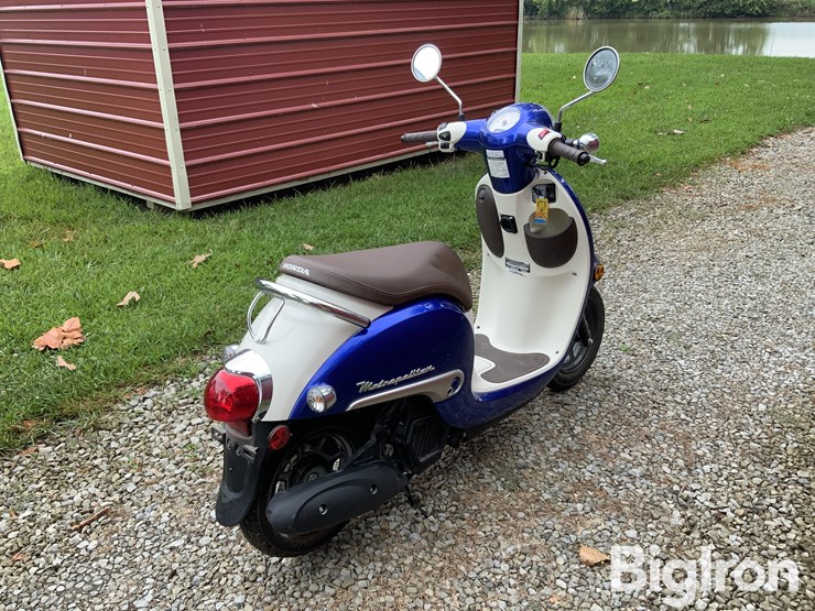 2024-honda-metropolitan-ncw50-scooter-image-5