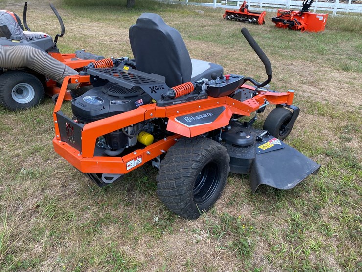 #7957-•-husqvarna-xcite-z345-zero-turn-lawn-mower-image-5