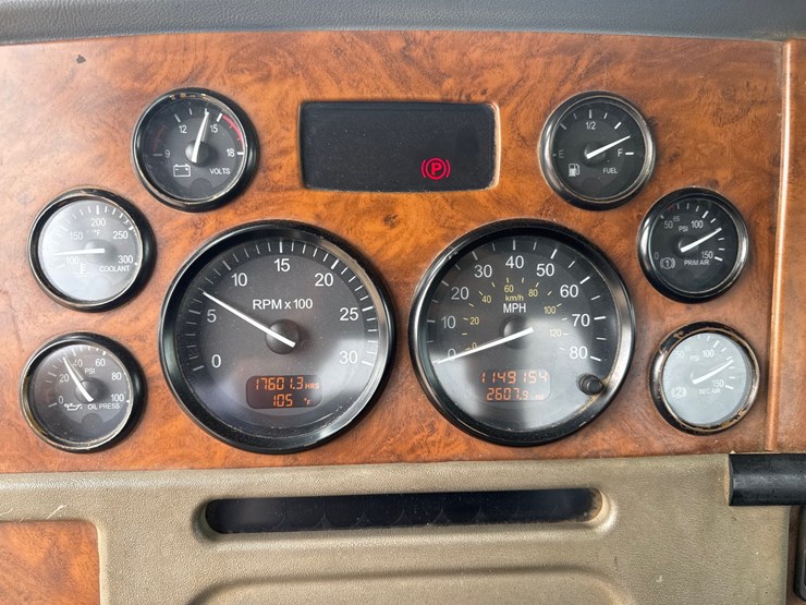 2006-peterbilt-385-image-26