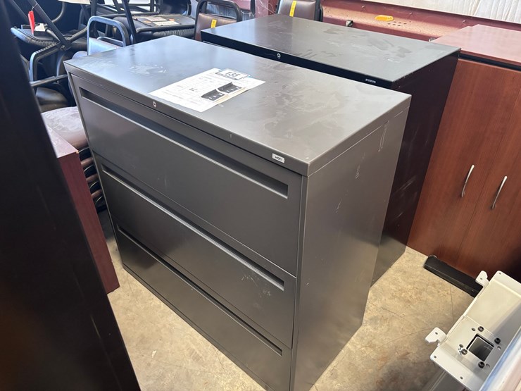 #135-•-three-drawer-file-cabinet-(black)-image-1