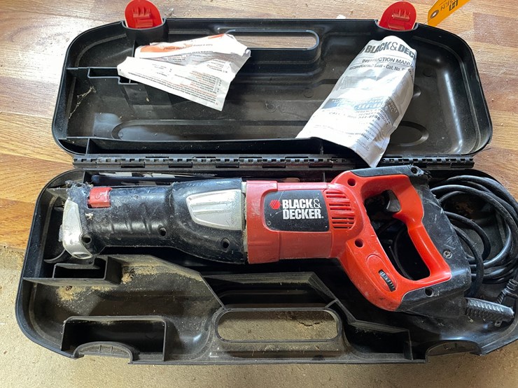 #10169-•-black-and-decker-reciprocating-saw-image-1