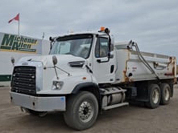 2016-freightliner-114sd-image-5