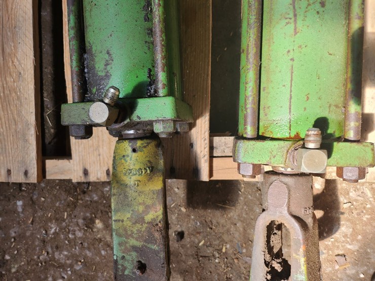#2816-•-john-deere-hydraulic-rams-image-6