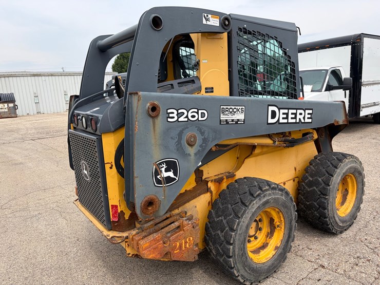 deere-326d-image-4