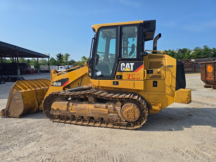 caterpillar-953d-image-12