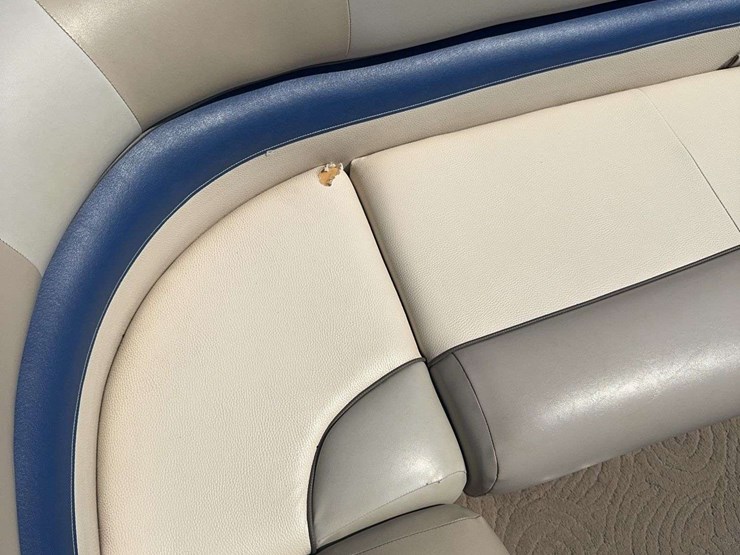 2012-suntracker-24'-dlx-pontoon-boat-(party-barge)-image-25