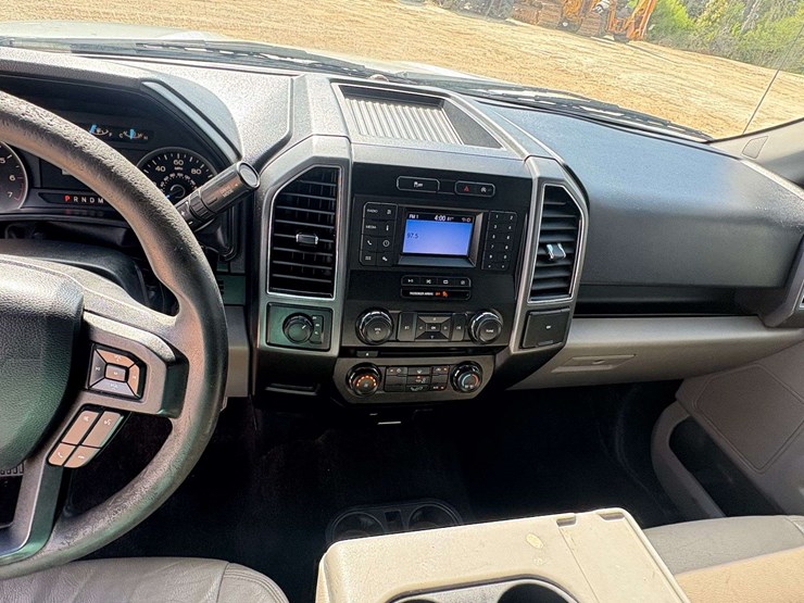 2018-ford-f150-xlt-image-17