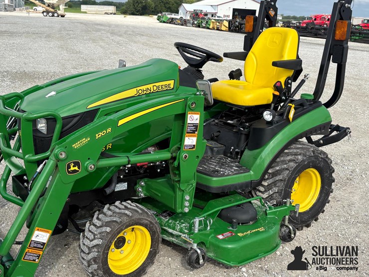 2020-john-deere-1025r-image-12