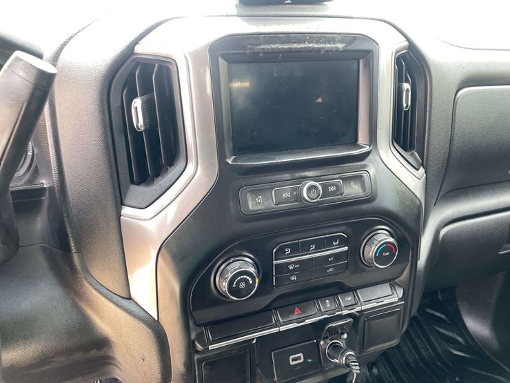 2020-chevrolet-silverado-3500-image-13