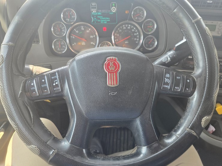2019-kenworth-t880-image-86