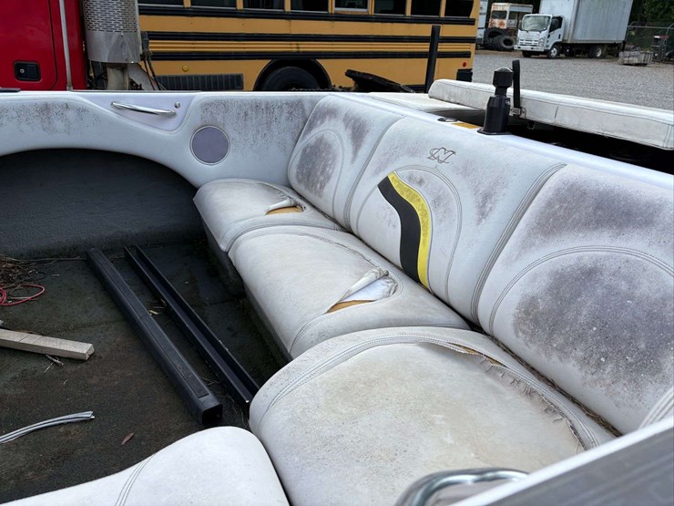 2002-smoke-craft-super-air-nautique-boat-image-6