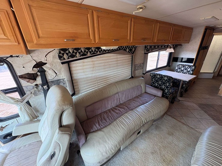 2003-freightliner-xc-fleetwood-revolution-diesel-pusher-motor-home-(65,650-miles)-image-22