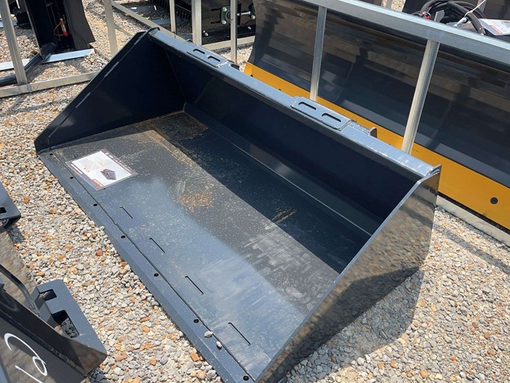 wolverine-skid-steer-66"-bucket-image-5