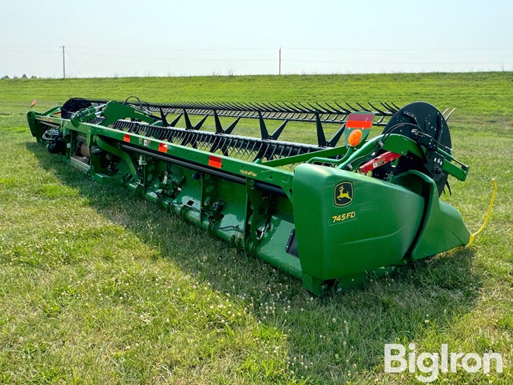 2019-john-deere-745fd-image-5
