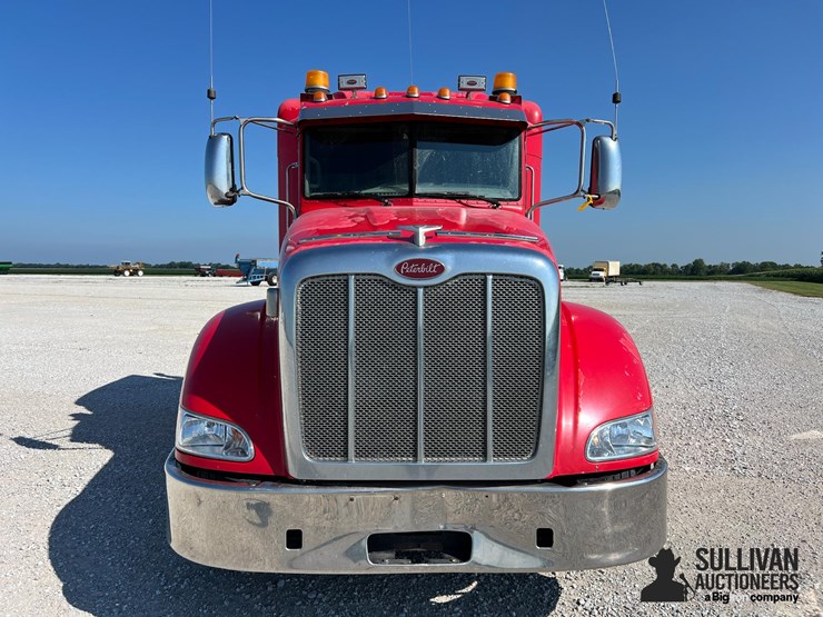 2012-peterbilt-386-image-2