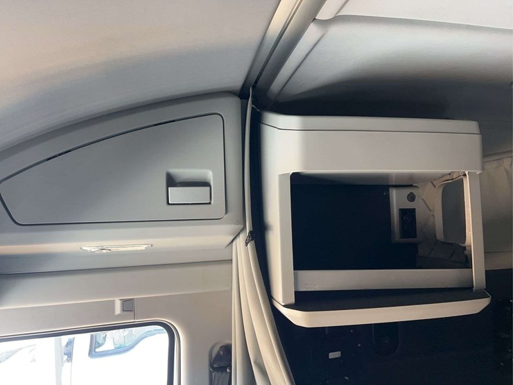 2022-kenworth-t680-image-23