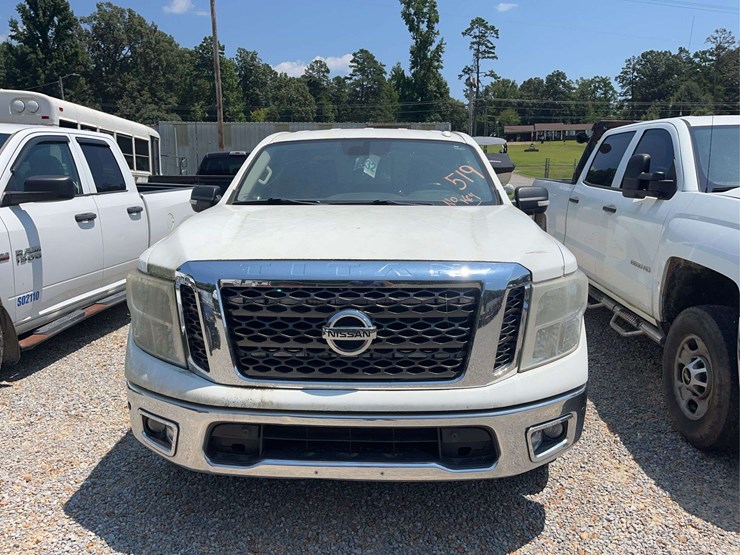 2017-nissan-titan-image-2