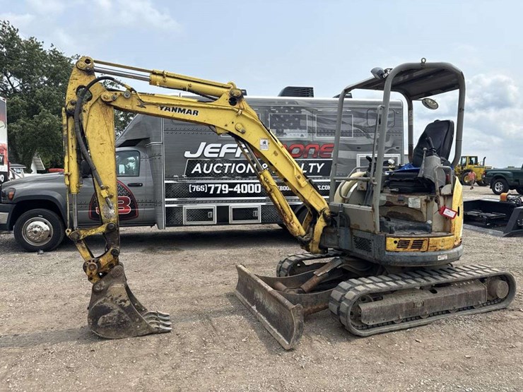 2008-yanmar-vio35-image-1