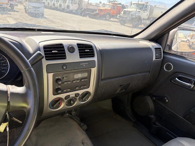 2011-chevrolet-colorado-image-15