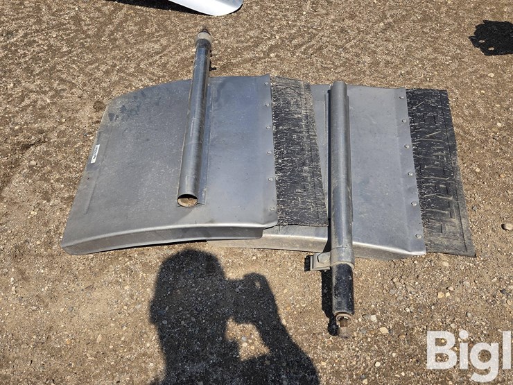 kenworth-quarter-fenders-image-2